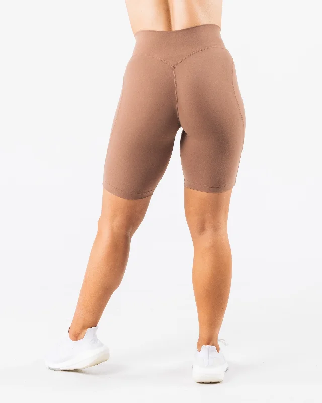 Aura Short 9"" - Oak