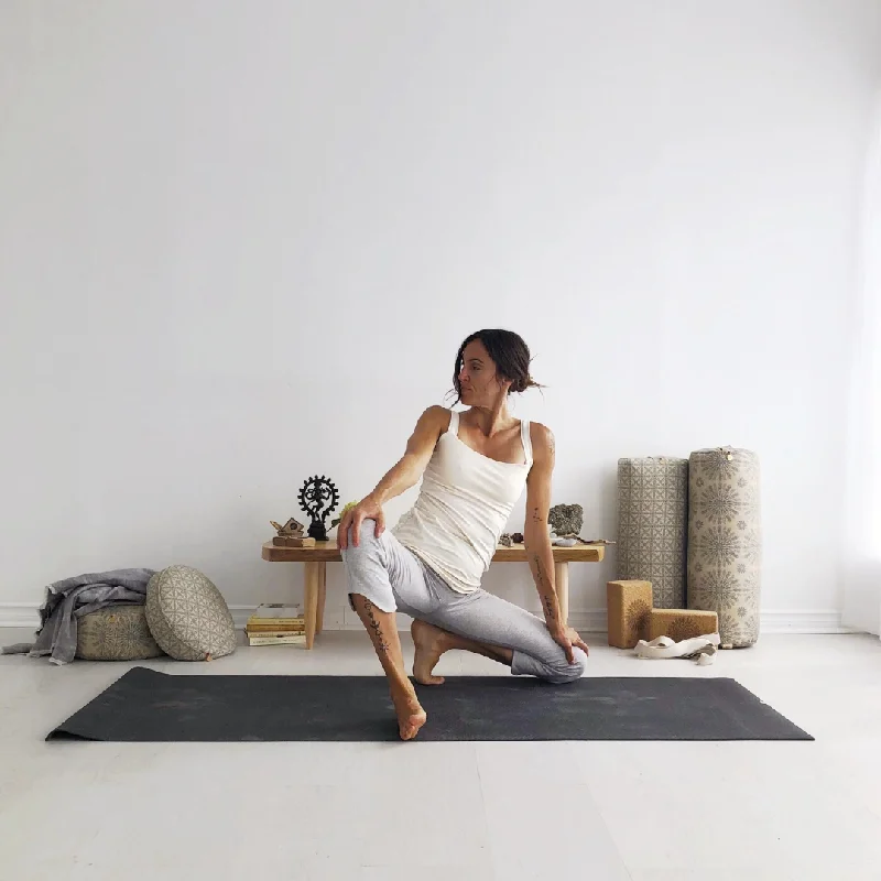 THE ANAHATA YOGA TANK