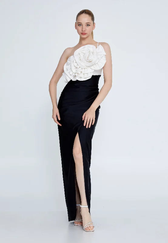 Black and white long dress with big flower sweetheart Neckline Romantic
