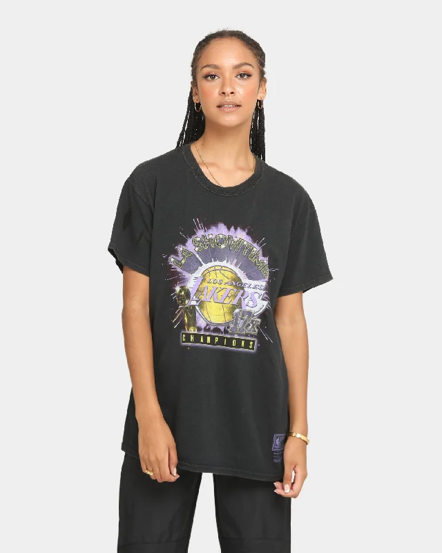 Mitchell & Ness Los Angeles Lakers Showtime 17X Champ T-Shirt Vintage Black Asymmetrical Pockets Print Mitchell & Ness Los Angeles Lakers Showtime 17X Champ T-Shirt Vintage Black Asymmetrical Pockets Print