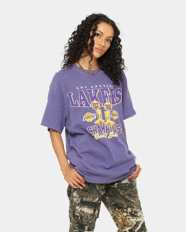 Mitchell & Ness Los Angeles Lakers Vintage Champs Trophy T-Shirt Faded Purple Ribbed Striped Patterned Mitchell & Ness Los Angeles Lakers Vintage Champs Trophy T-Shirt Faded Purple Ribbed Striped Patterned
