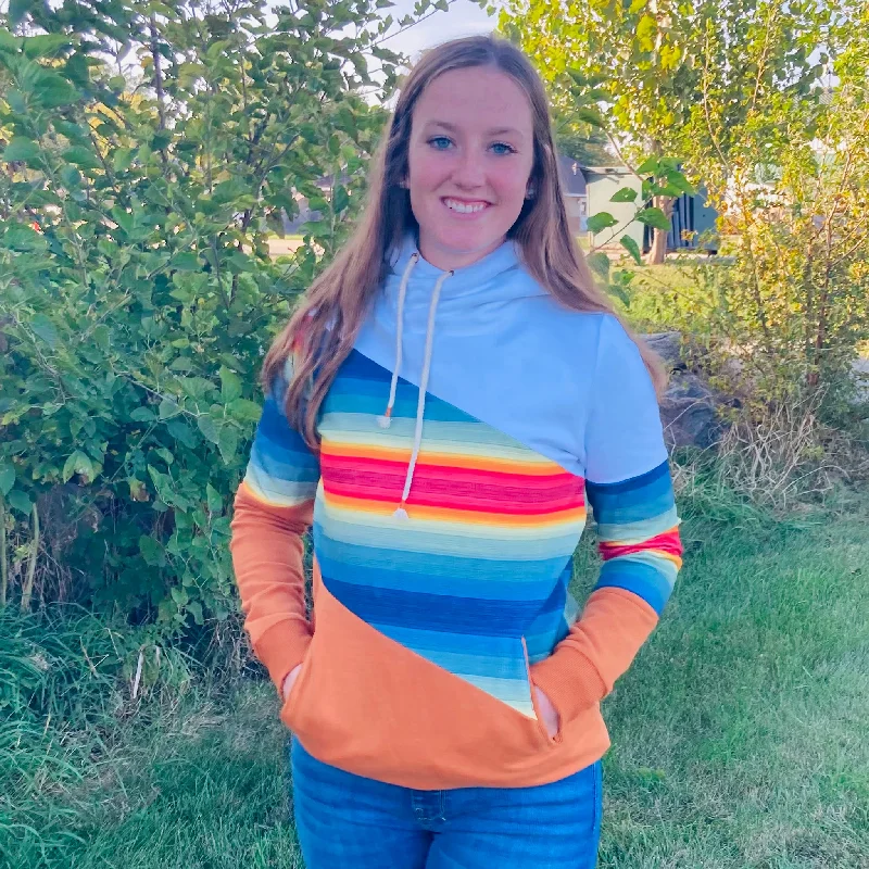 Ampersand Women's All Eyes On Hue Hoodie Hoodie with Raglan Sleeves Sporty Comfortable