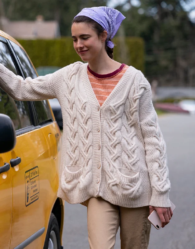 Maid 2021 Margaret Qualley White Sweater Solid Print Embellished