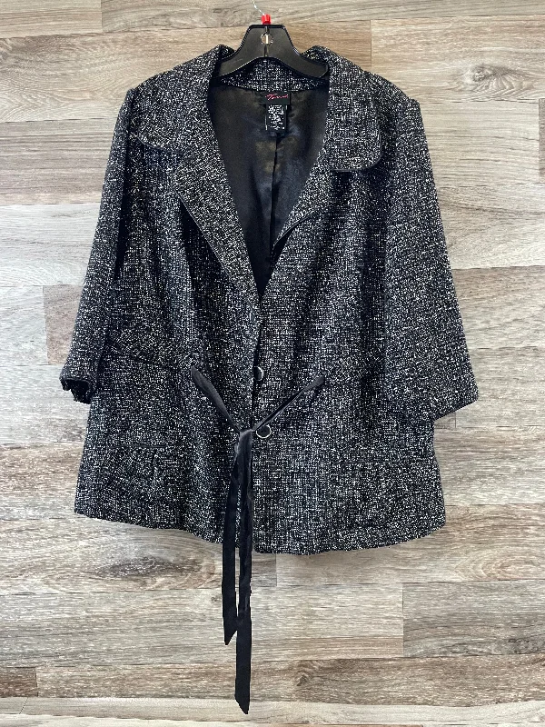 Blazer By Torrid In Black & White, Size: 3x Women's High-End Blazer